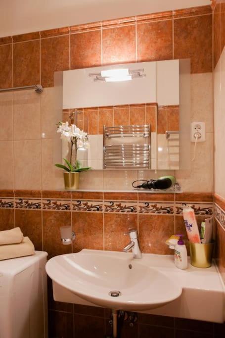Rhythm And Style In Prague City Center Andel Apartment Bagian luar foto