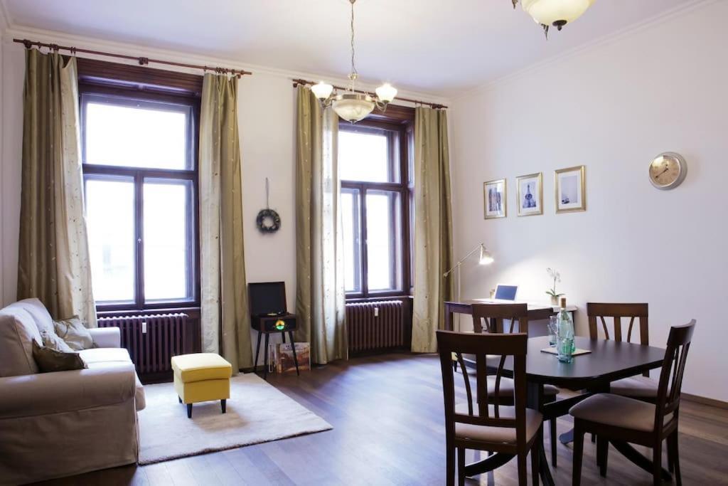Rhythm And Style In Prague City Center Andel Apartment Bagian luar foto